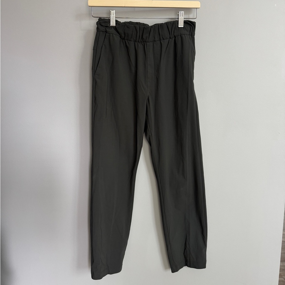 Vuori Miles Ankle Pant Cropped Fit 4-Way Stretch Size Small in Dark Gray